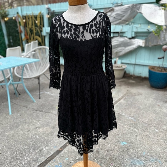 Black lace Free People dress, size 6 - Picture 4 of 4